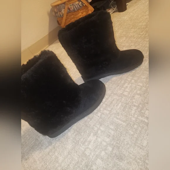 UGG Black PATTEN Boots - Picture 7 of 15
